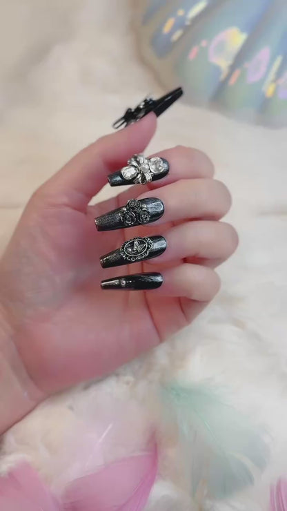 Noir Allure